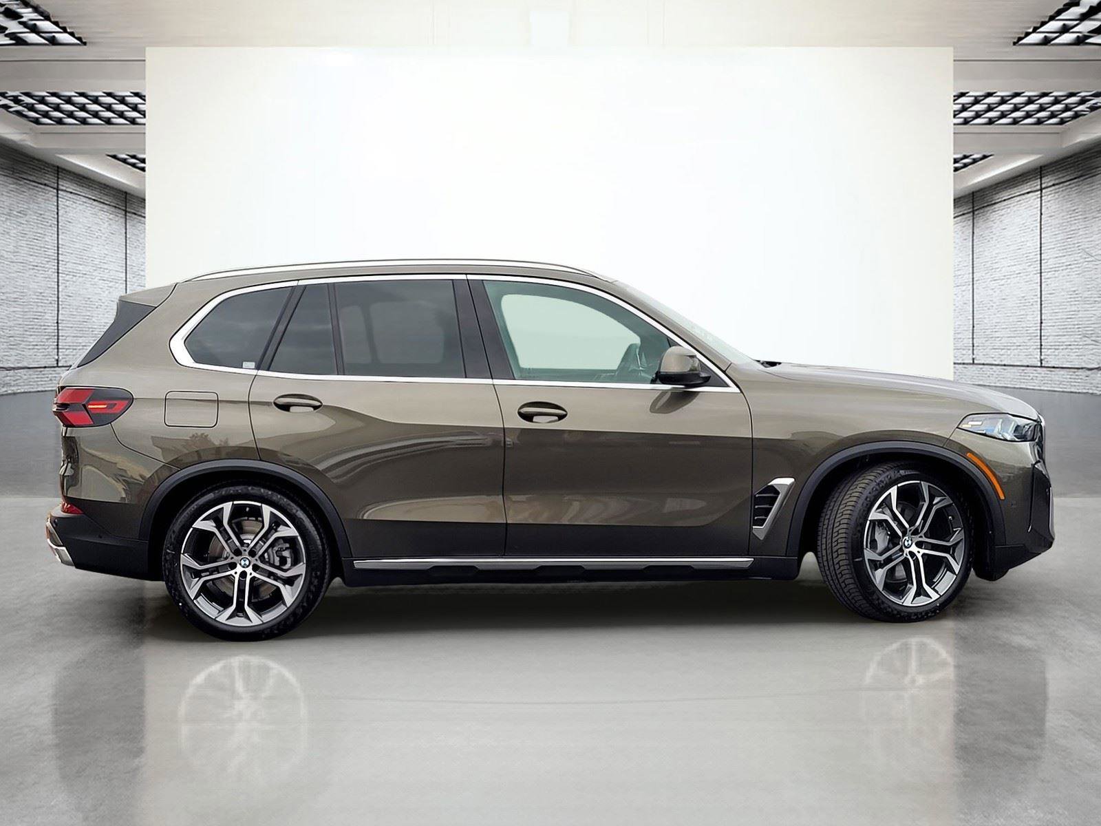 New 2026 BMW X5 xDrive50e AWD/4WD image 5