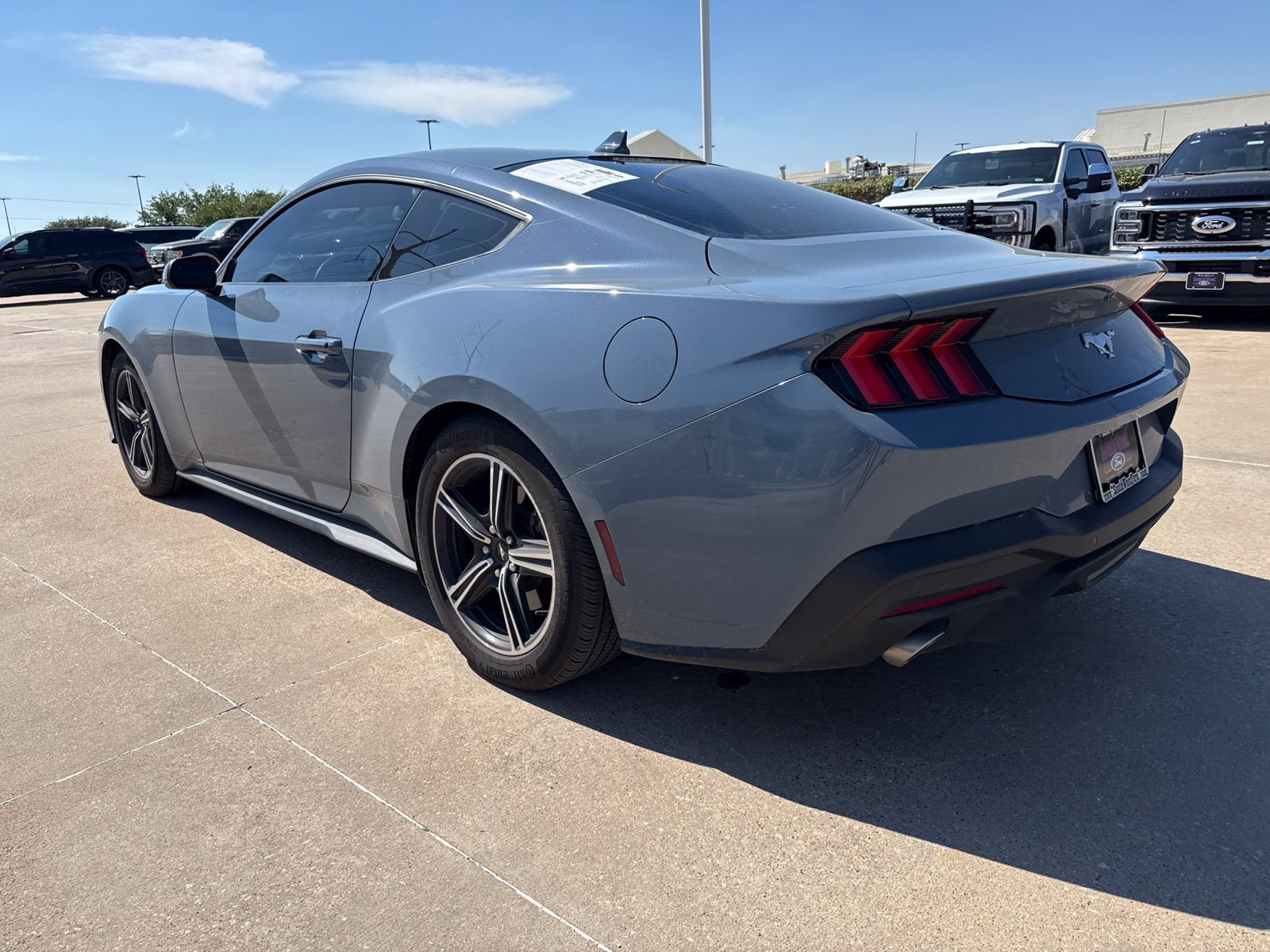 Used 2025 Ford Mustang Coupe RWD image 5