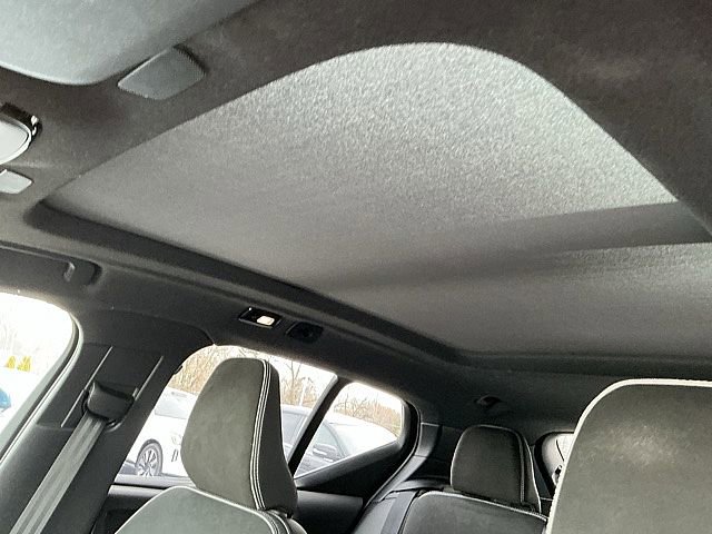 Certified 2025 Volvo XC40 B5 Plus image 18