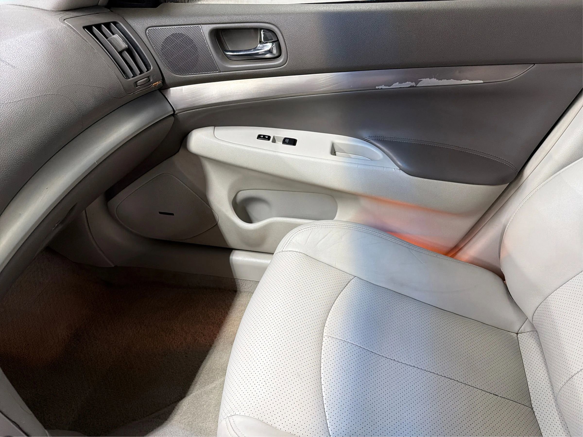 Used 2010 INFINITI G37 Journey w/ Premium Pkg image 42