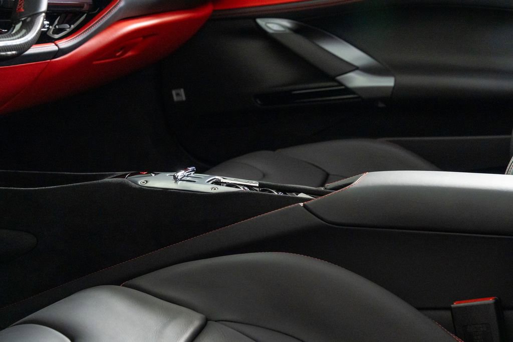 Used 2022 Ferrari SF90 Spider image 6