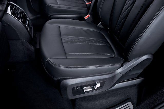 Used 2025 BMW ALPINA XB7 image 26