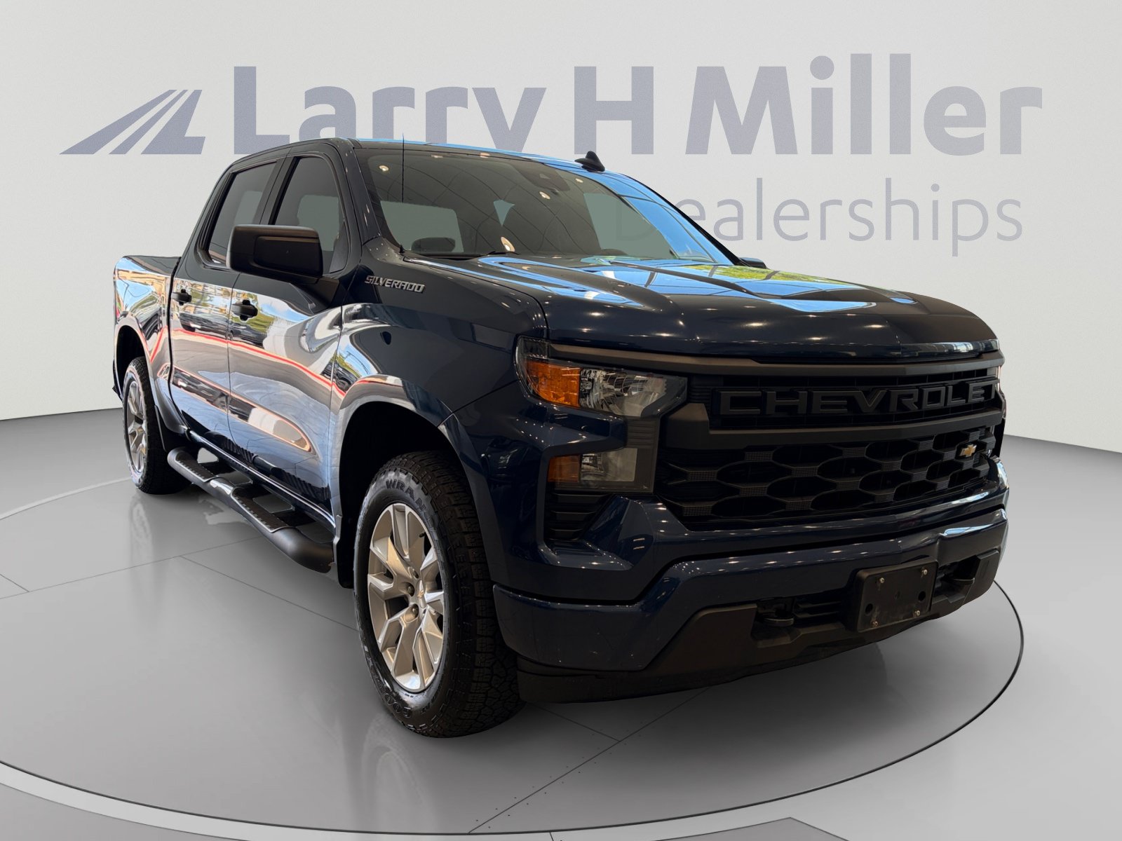 Used 2022 Chevrolet Silverado 1500 Custom AWD/4WD image 7