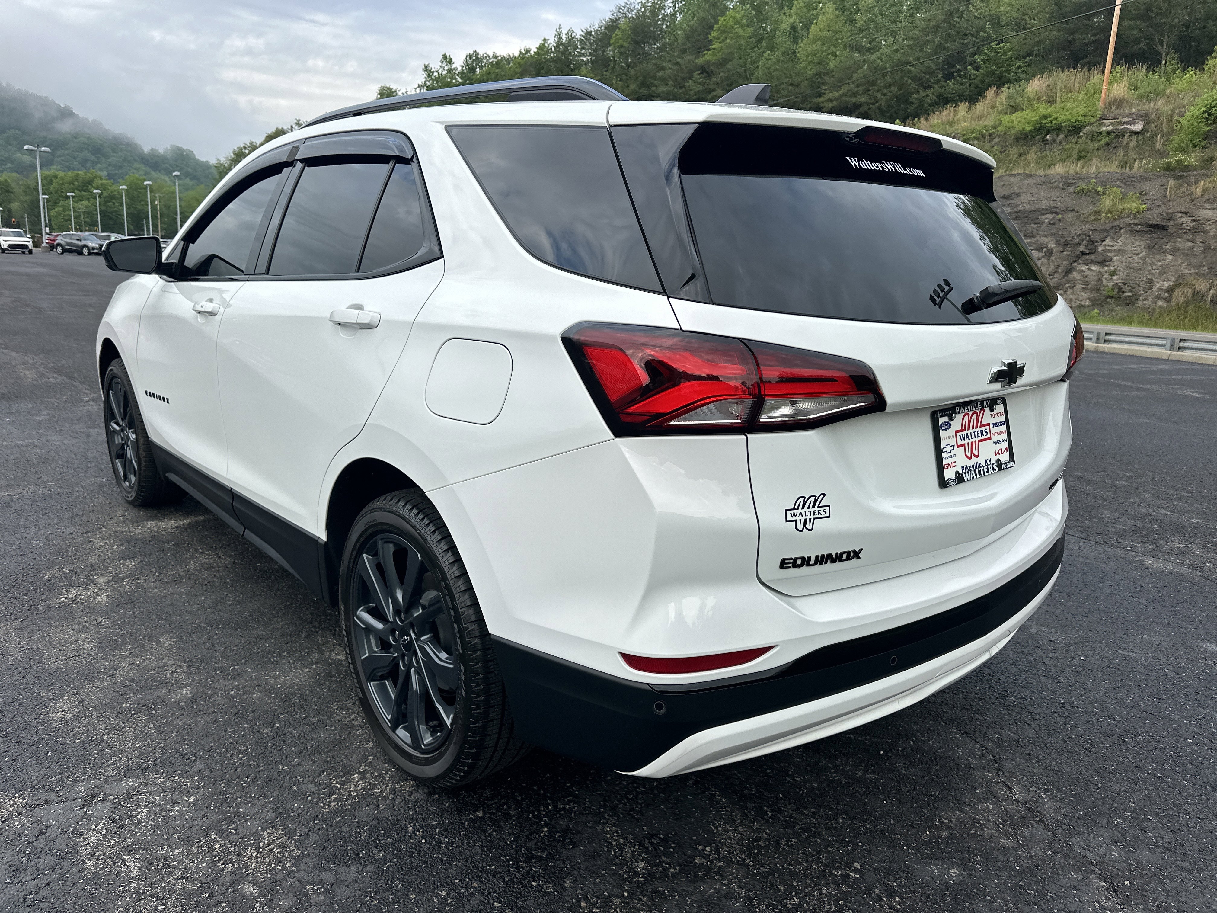 Used 2024 Chevrolet Equinox RS AWD/4WD image 4