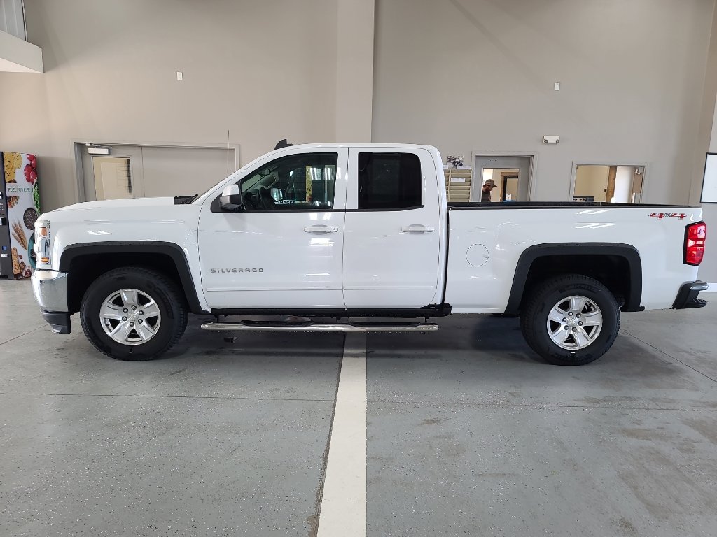 Used 2017 Chevrolet Silverado 1500 LT w/ All Star Edition AWD/4WD image 1