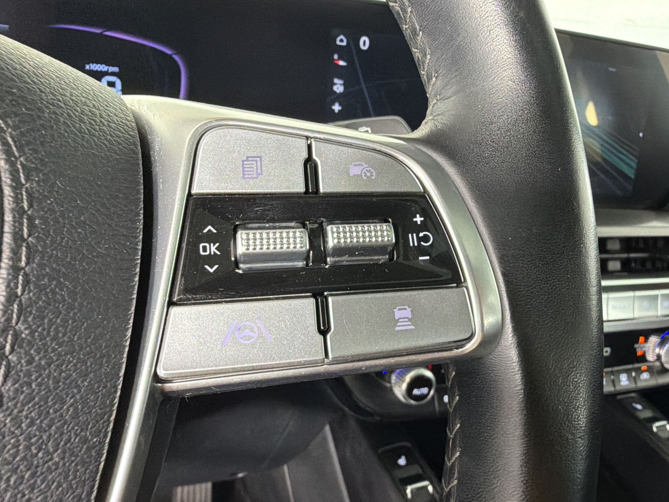 Used 2025 Kia Telluride S FWD image 34