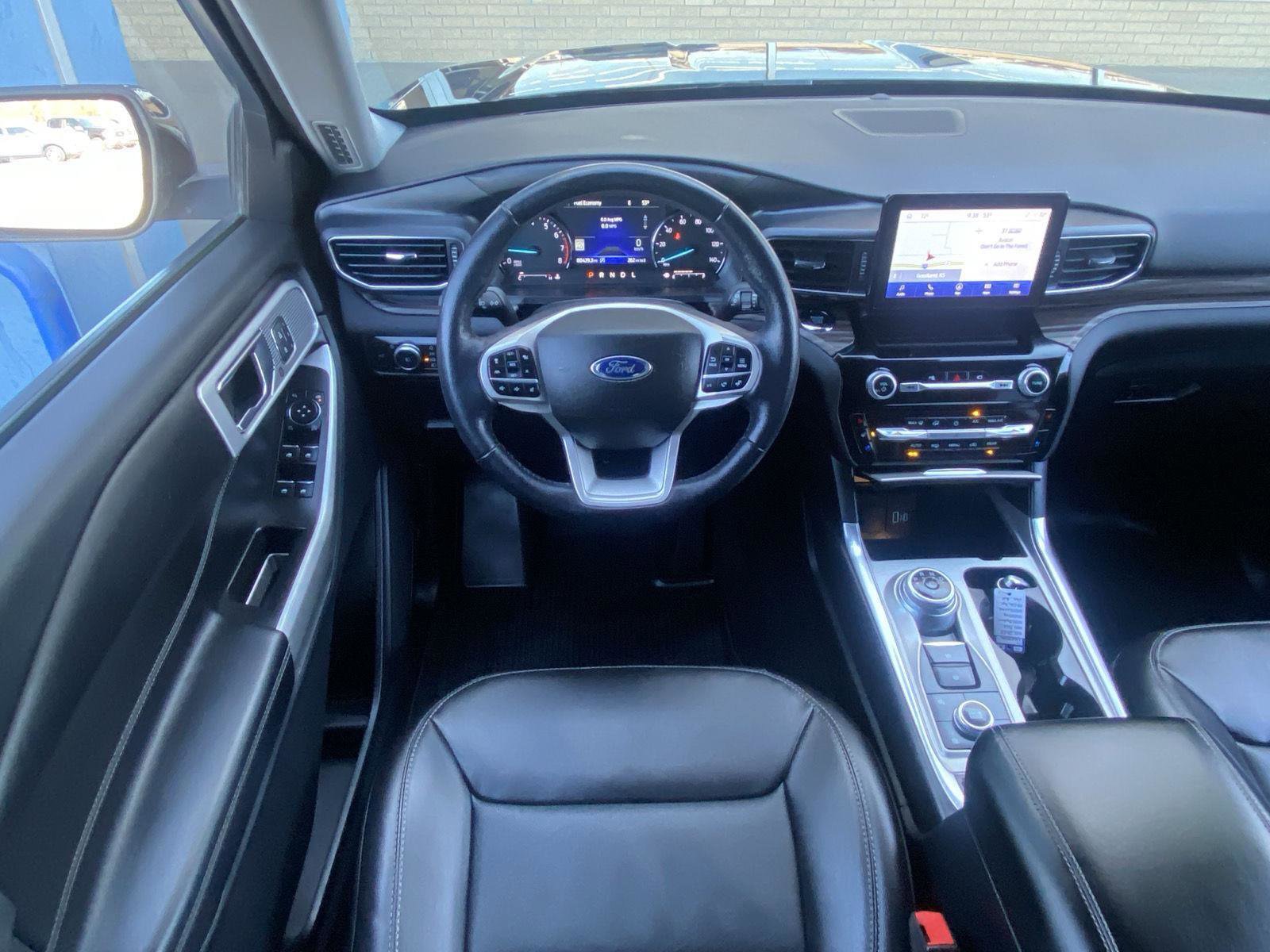 Used 2022 Ford Explorer Limited w/ Equipment Group 301A AWD/4WD image 11