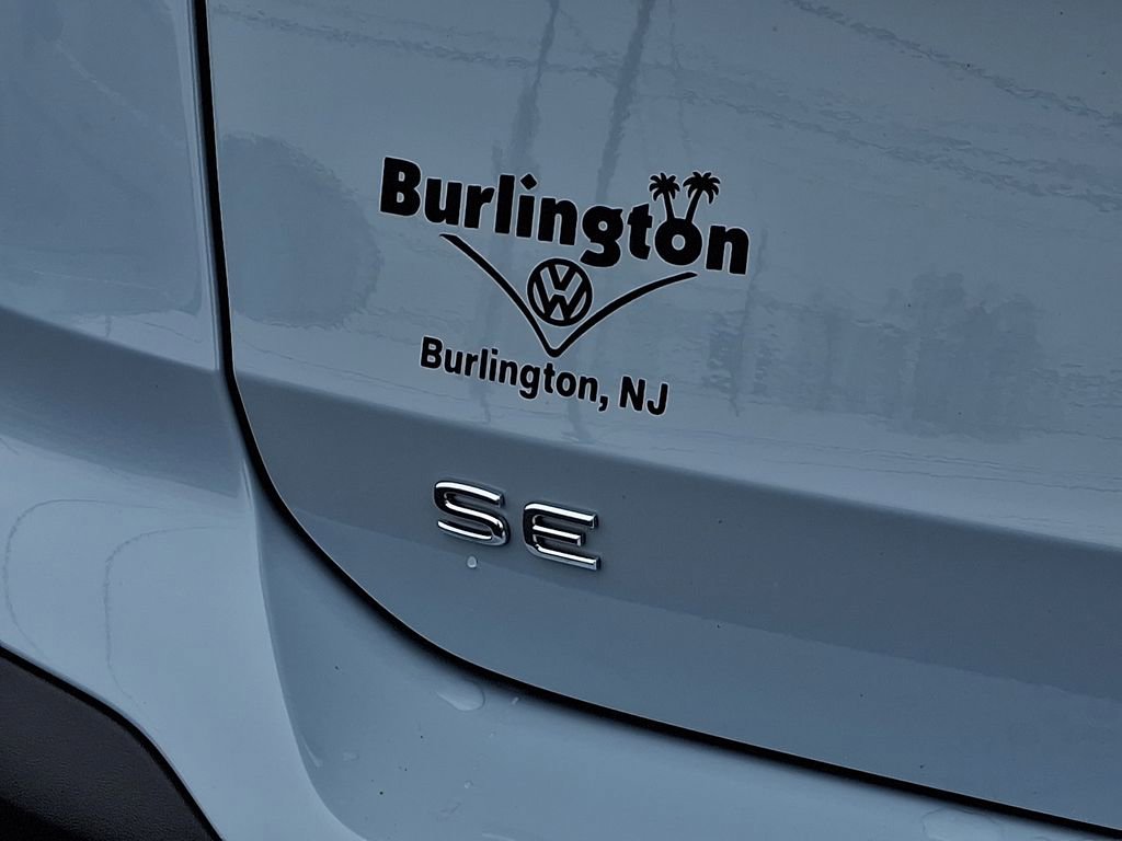 Used 2025 Volkswagen Taos SE image 32