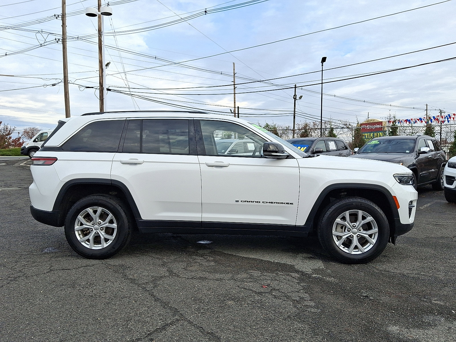 Used 2023 Jeep Grand Cherokee Limited image 8