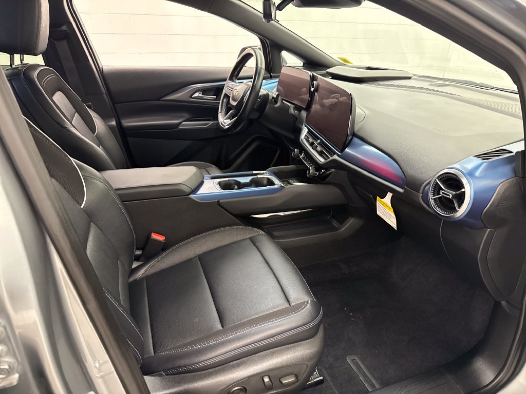 Used 2025 Chevrolet Equinox EV LT w/ Convenience Package II FWD image 25