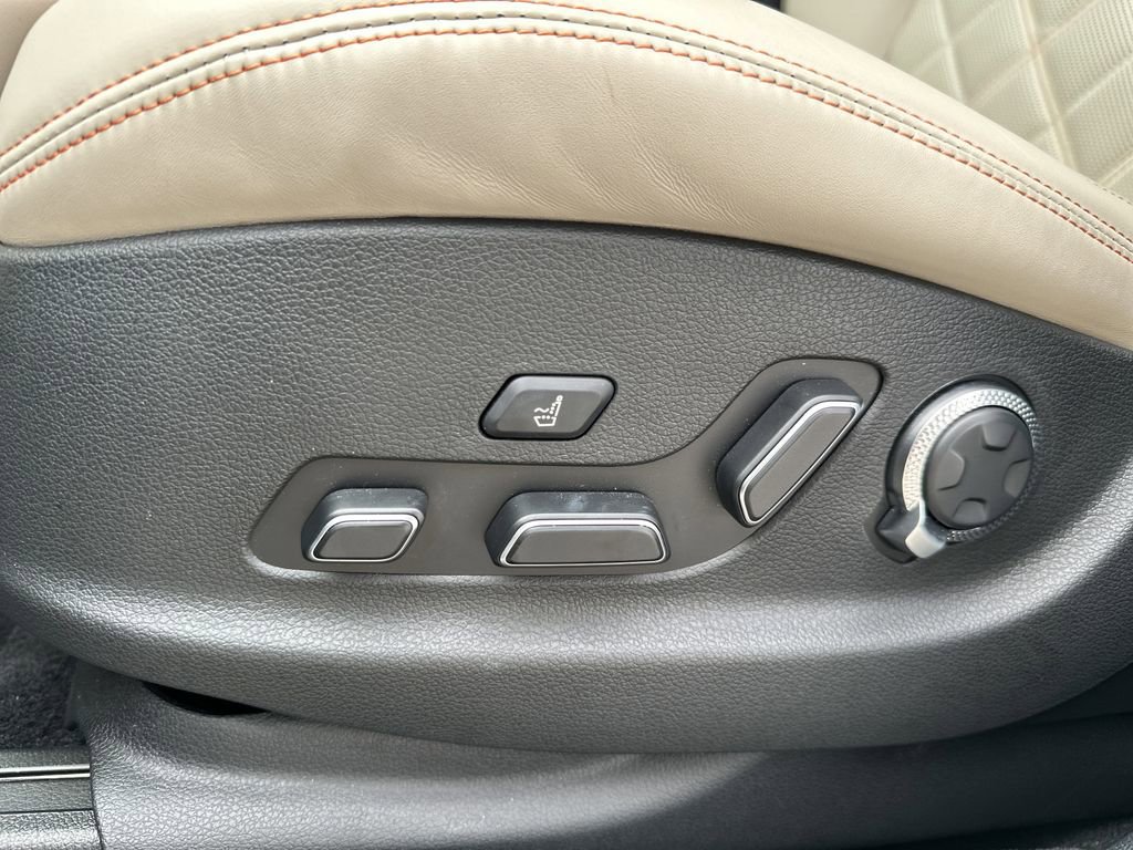 Used 2026 Genesis GV70 3.5T Sport Prestige image 15