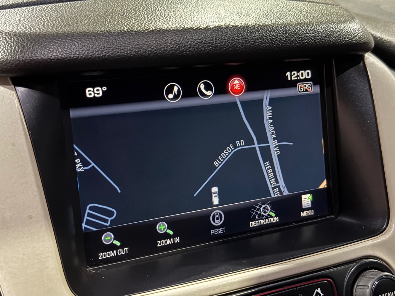 Used 2015 GMC Yukon XL Denali w/ Touring Package RWD image 36