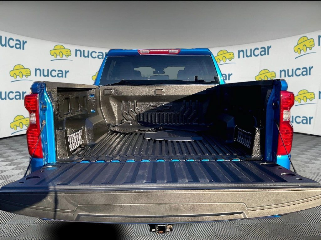 Used 2023 Chevrolet Silverado 1500 Custom w/ 2.7L Blackout Package AWD/4WD image 31