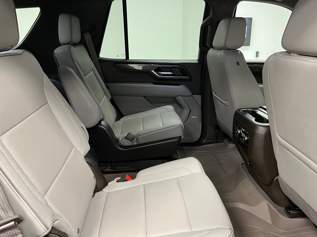 Used 2025 GMC Yukon Elevation AWD/4WD image 52
