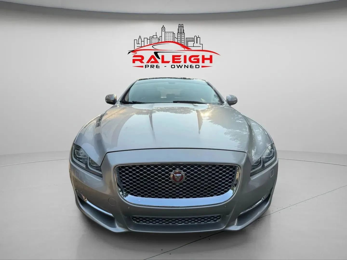 Used 2016 Jaguar XJ L Portfolio image 6