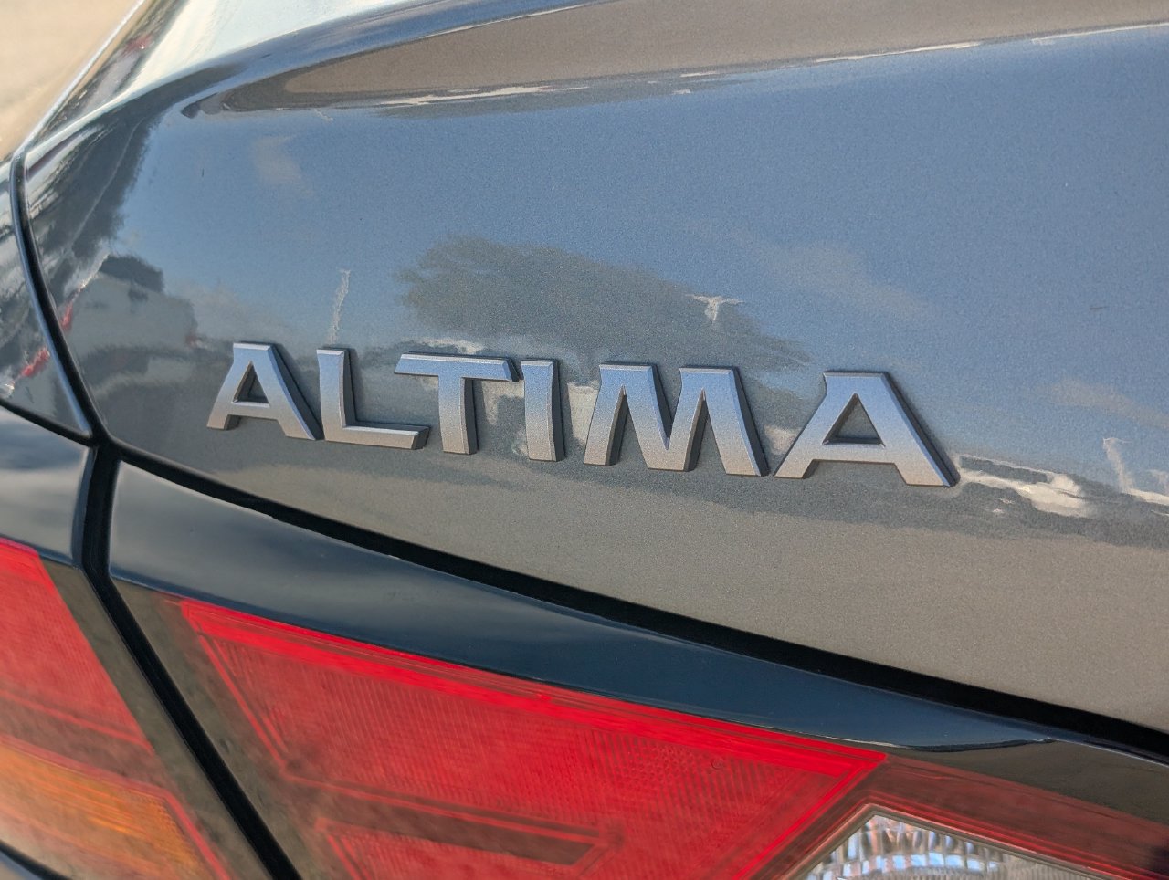 Certified 2025 Nissan Altima 2.5 SV FWD image 8
