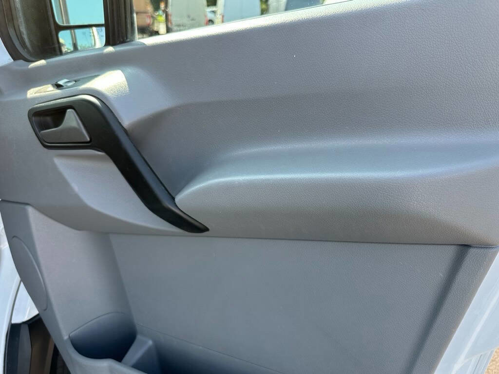 Used 2014 Mercedes-Benz Sprinter 2500 image 12