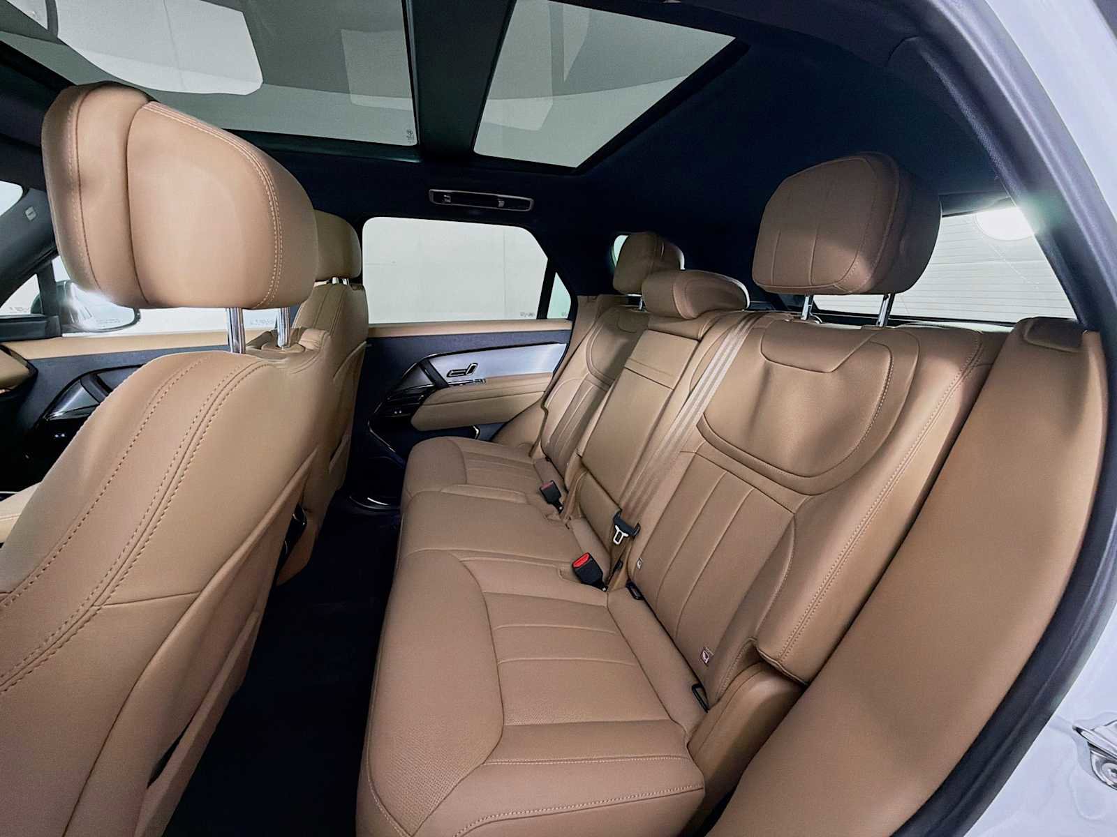 Used 2025 Land Rover Range Rover Sport SE image 23