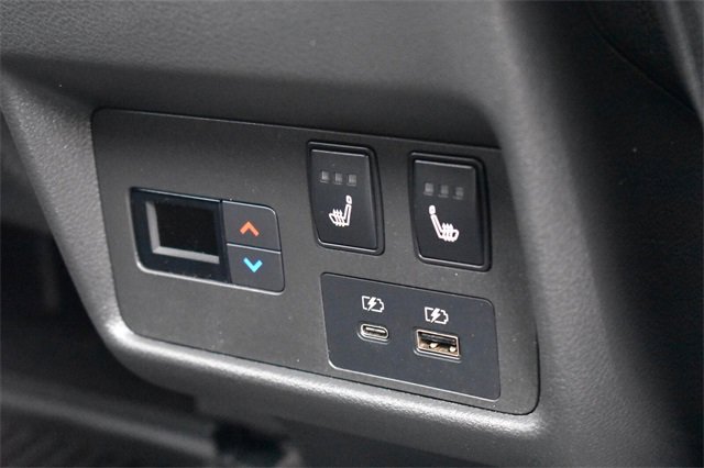 Used 2021 Nissan Rogue Platinum image 16