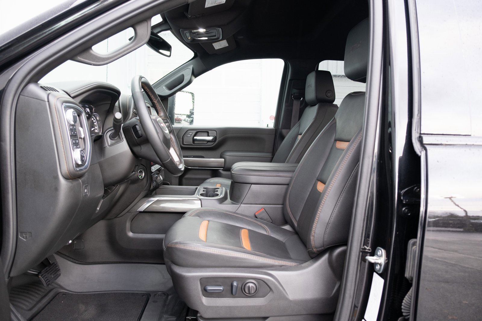 Used 2023 GMC Sierra 2500 AT4 w/ Gooseneck/5TH Wheel Package image 11