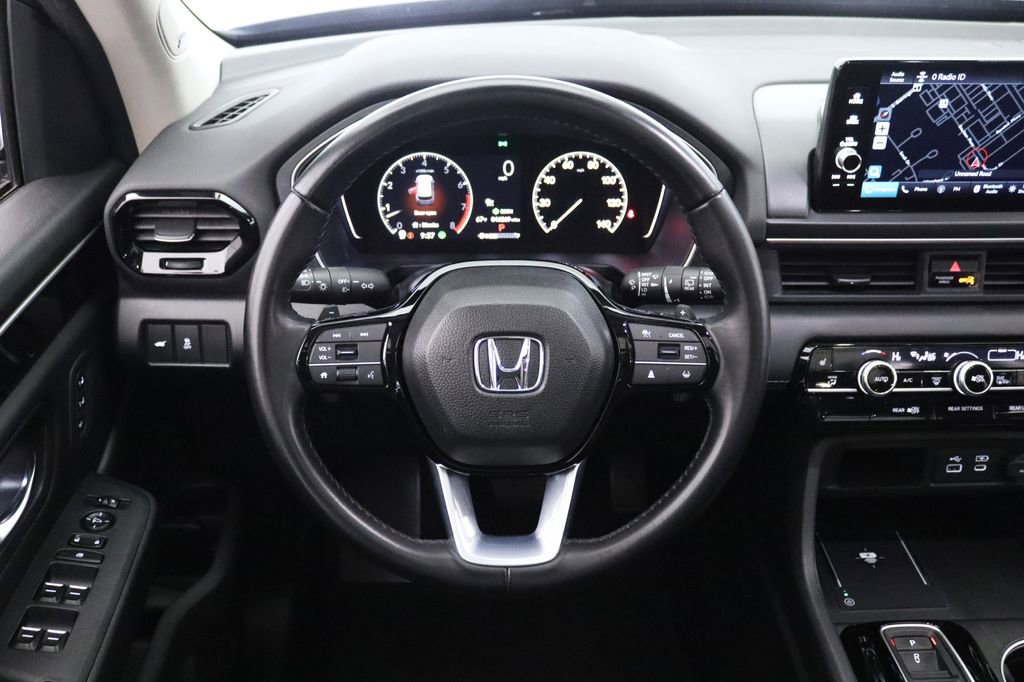 Used 2024 Honda Pilot Touring image 18