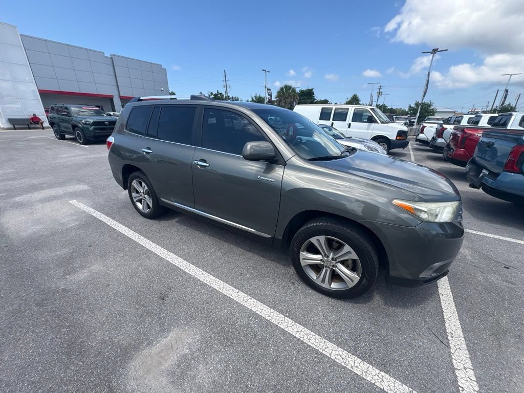 Used 2011 Toyota Highlander Limited w/ Tow Pkg FWD image 10