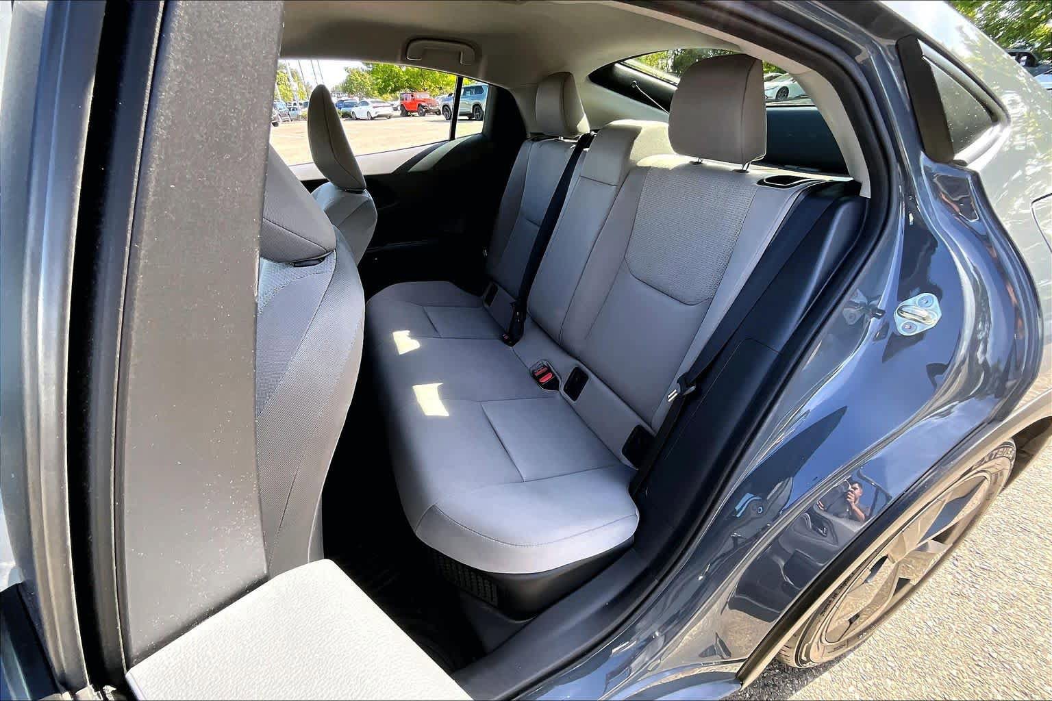 Used 2024 Toyota Prius LE FWD image 20
