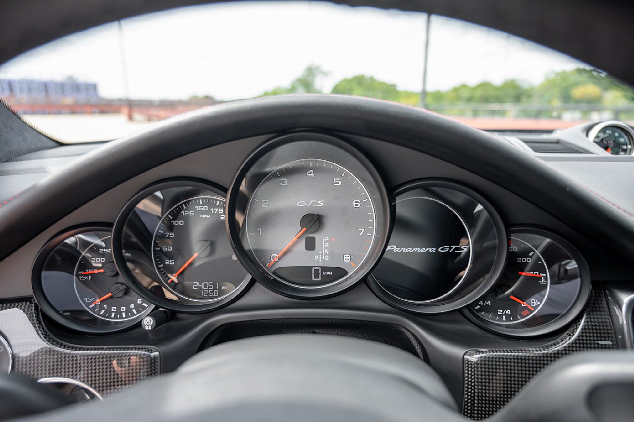 Used 2015 Porsche Panamera GTS AWD/4WD image 29