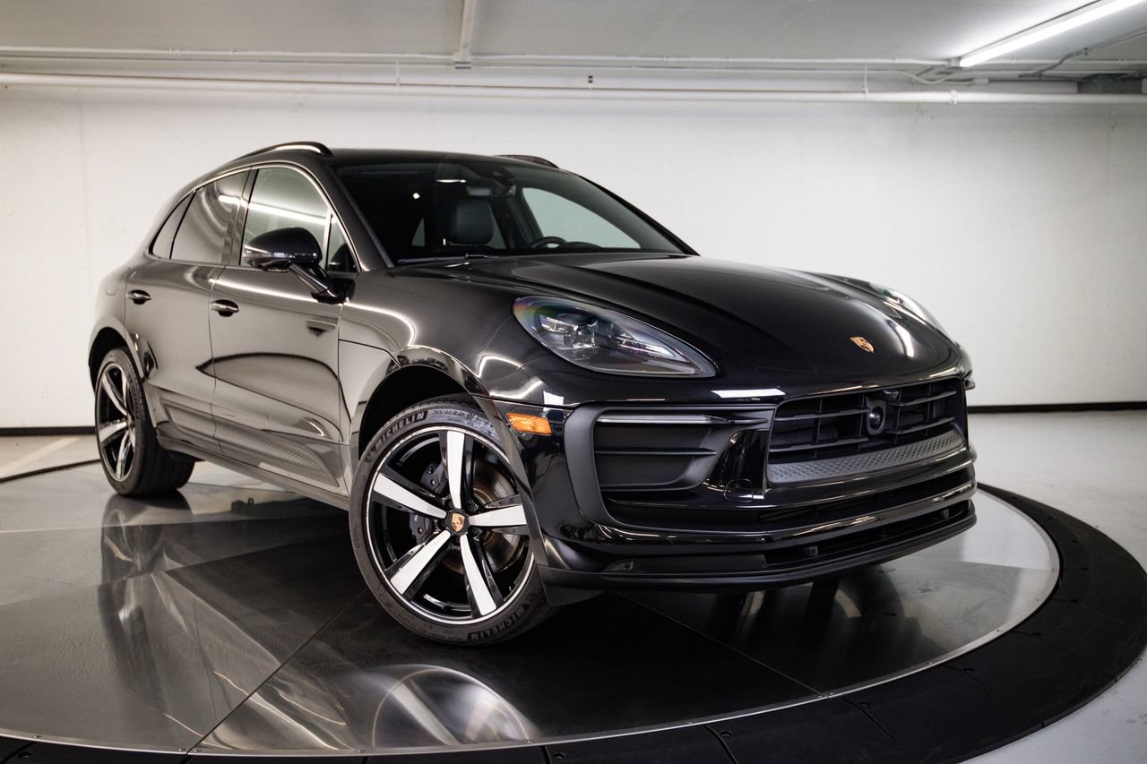 Certified 2023 Porsche Macan AWD/4WD image 9