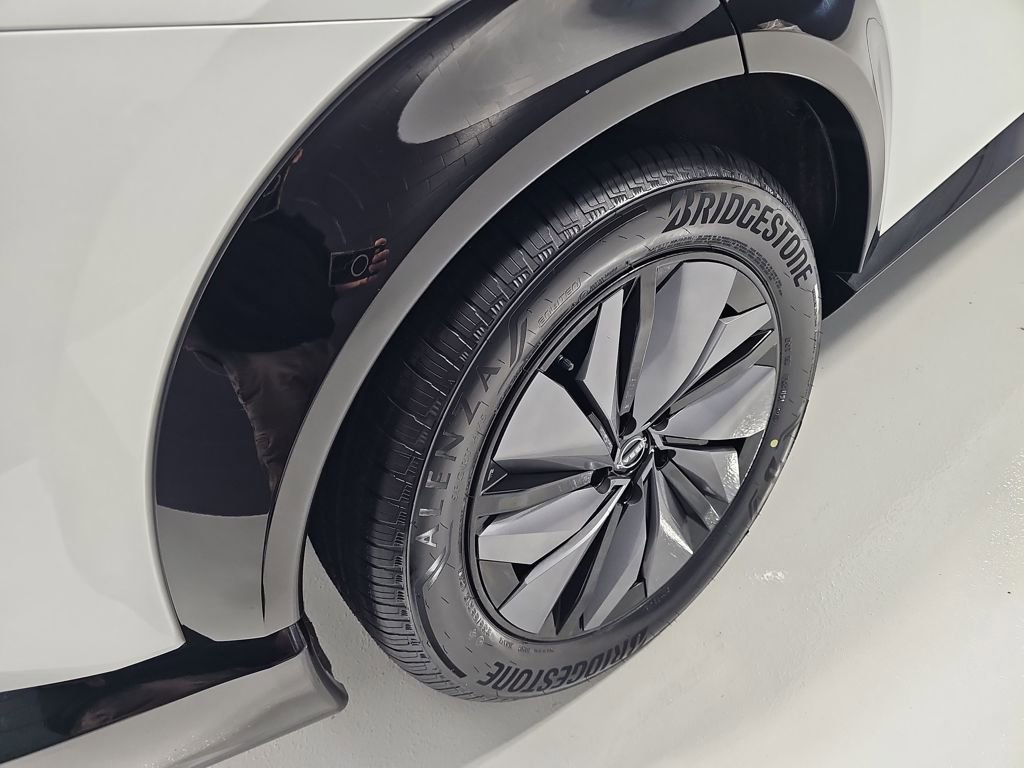 Used 2023 Nissan Ariya AWD image 13