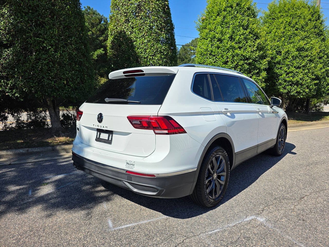 Used 2022 Volkswagen Tiguan SE FWD image 5