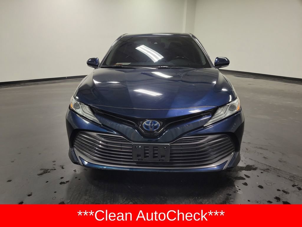 Used 2019 Toyota Camry XLE image 2