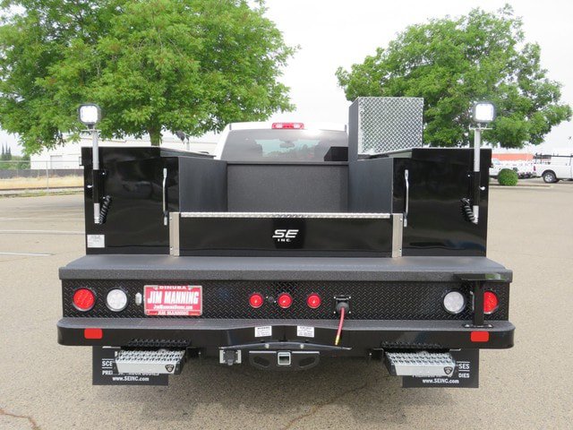 New 2023 RAM 5500 Tradesman w/ Chrome Appearance Group RWD image 56