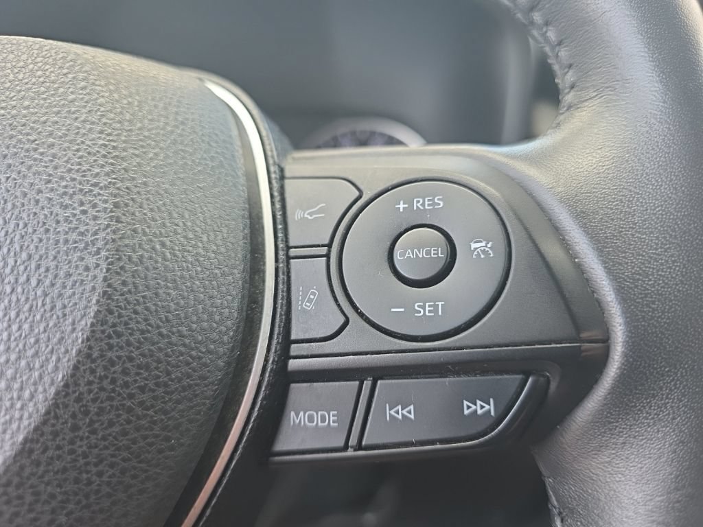 Used 2020 Toyota RAV4 XLE w/ Convenience Package AWD/4WD image 18