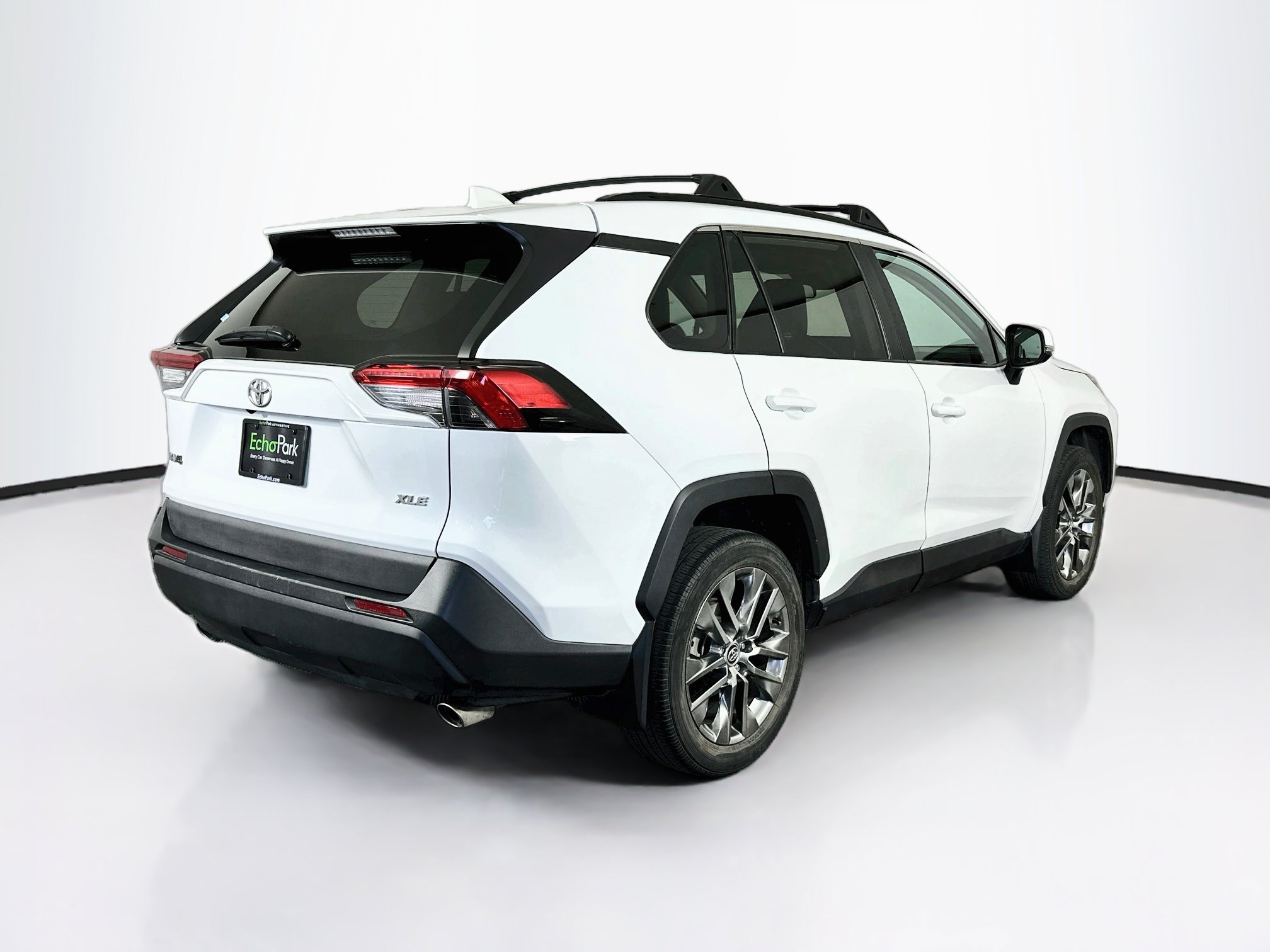 Used 2020 Toyota RAV4 XLE Premium w/ Carpet Mat Package FWD image 9