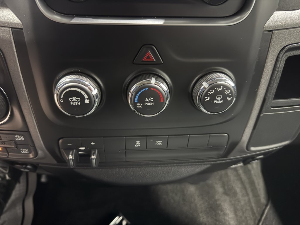 Used 2018 RAM 1500 Express w/ Express Value Package AWD/4WD image 33