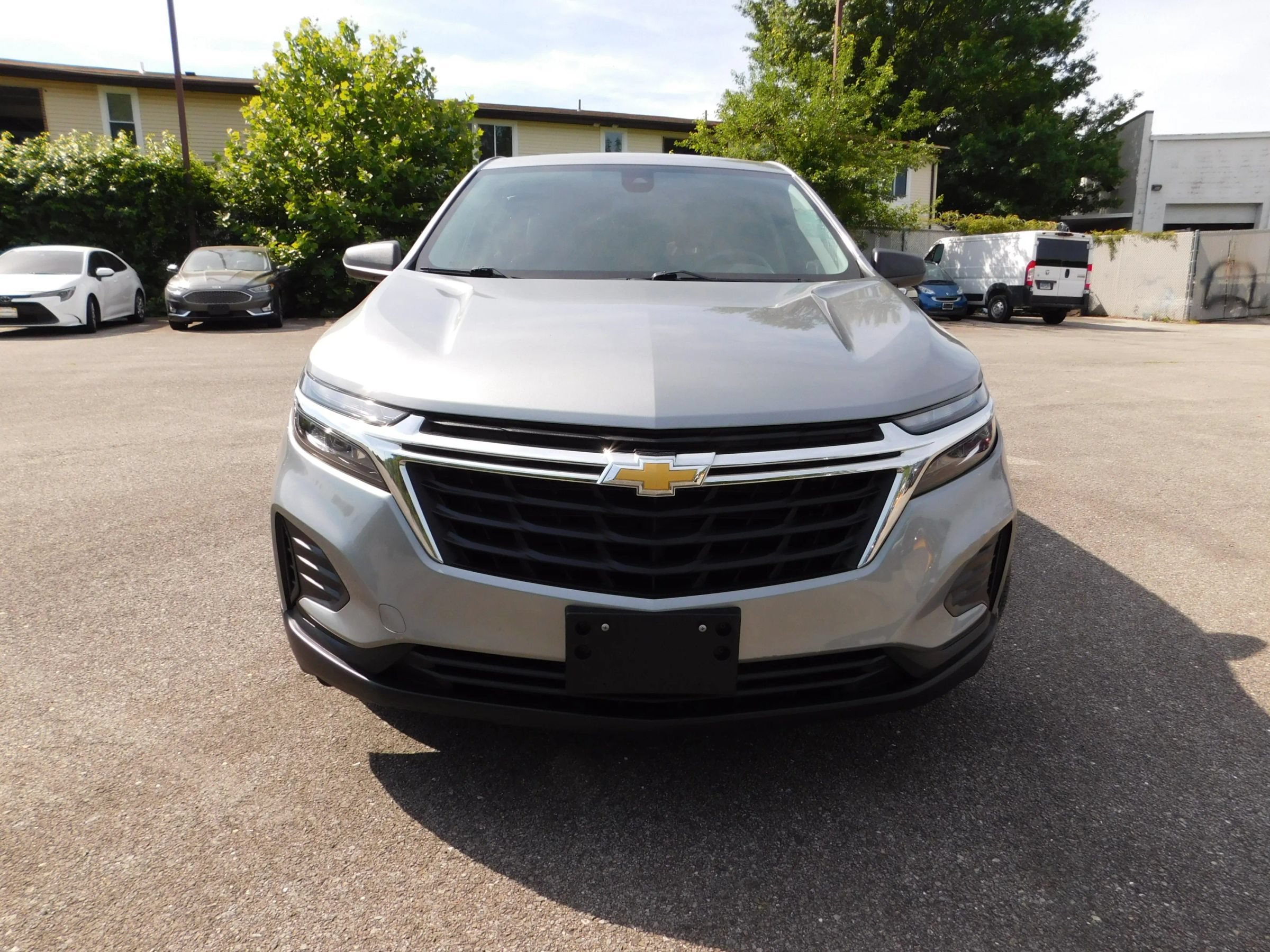 Used 2023 Chevrolet Equinox LS w/ LS Convenience Package FWD image 3