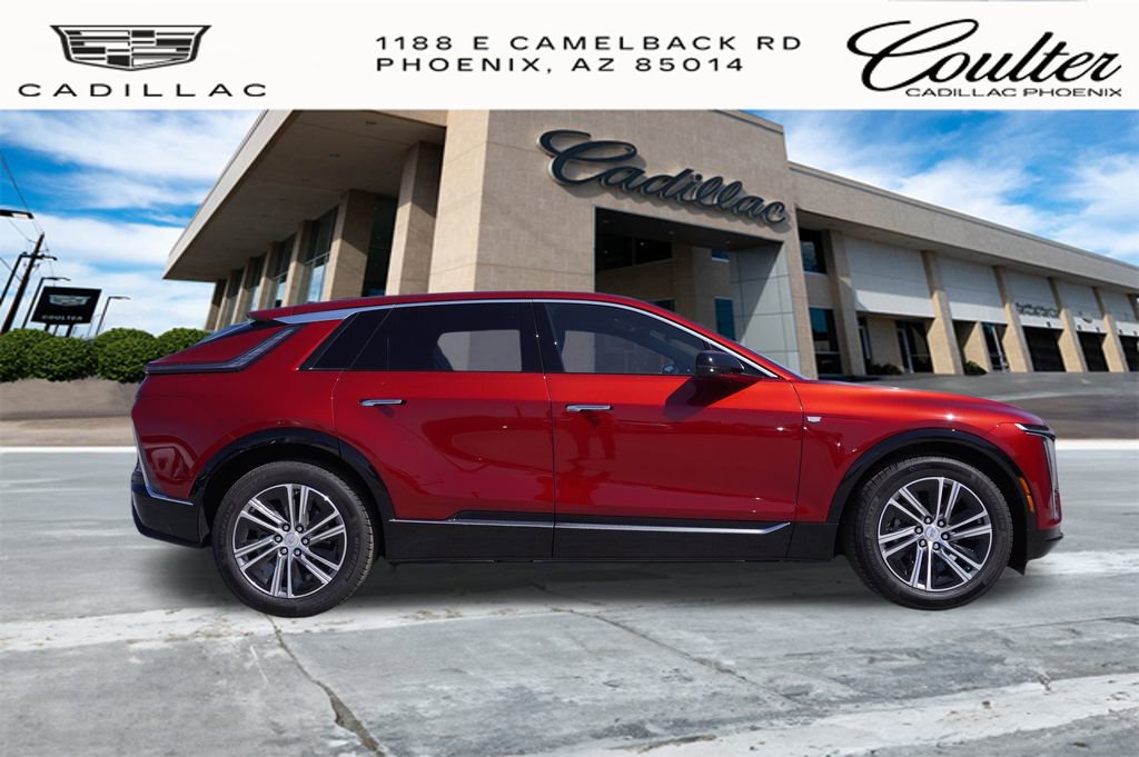 New 2025 Cadillac Lyriq Luxury image 2