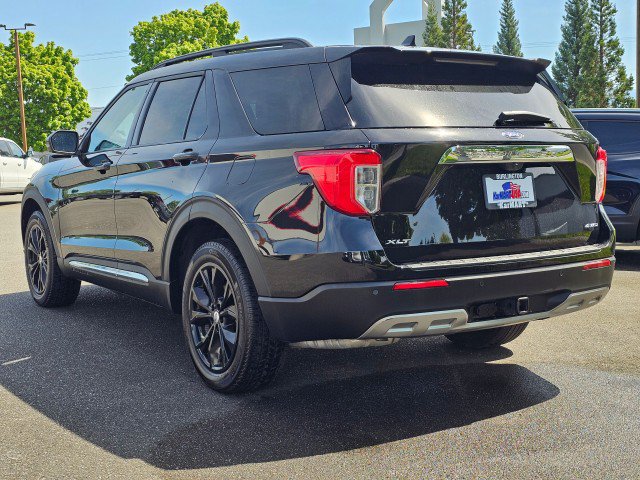 Used 2023 Ford Explorer XLT w/ Equipment Group 202A AWD/4WD image 5