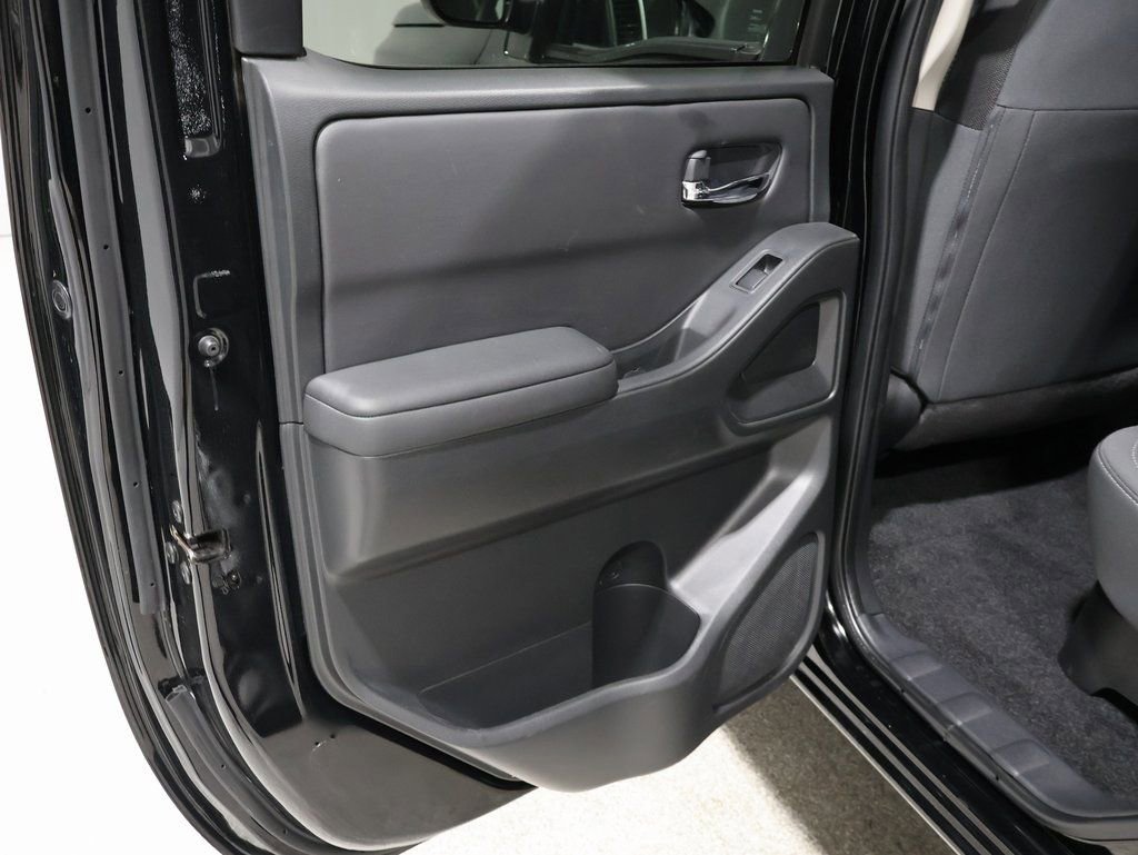 Used 2024 Nissan Frontier SV image 23