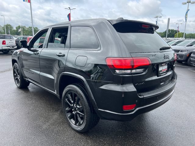 Certified 2022 Jeep Grand Cherokee Laredo X AWD/4WD image 5