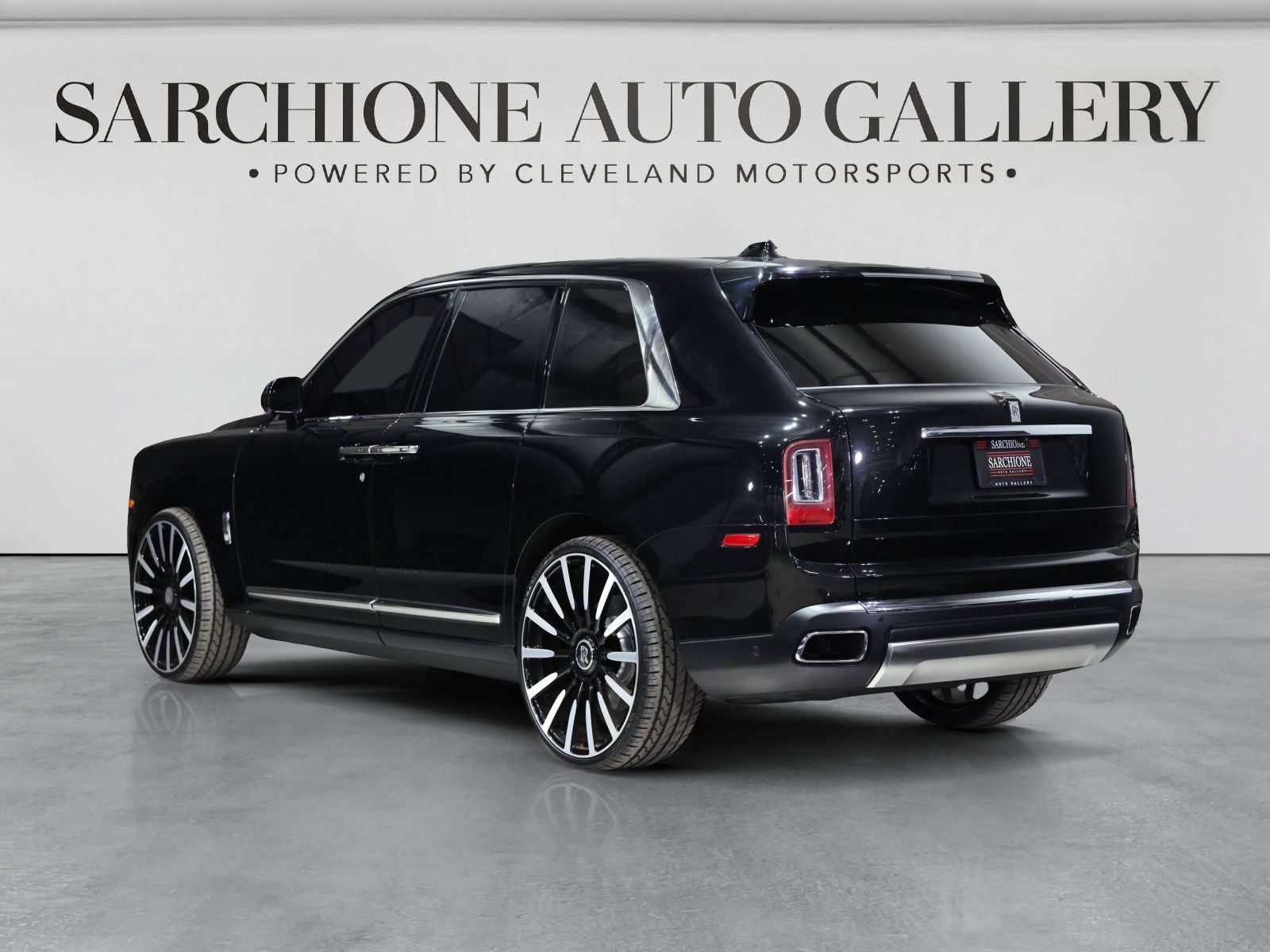 Used 2020 Rolls-Royce Cullinan AWD/4WD image 2