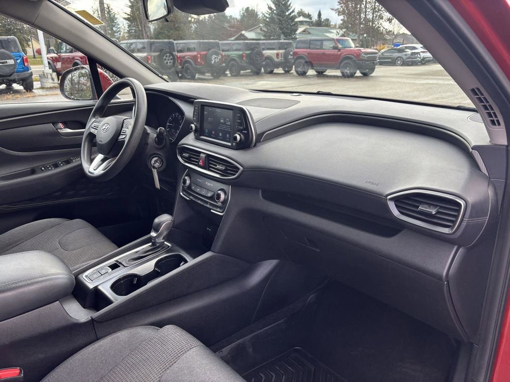 Used 2019 Hyundai Santa Fe SE image 17