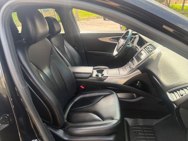 Used 2019 Lincoln Nautilus Premier AWD/4WD image 13