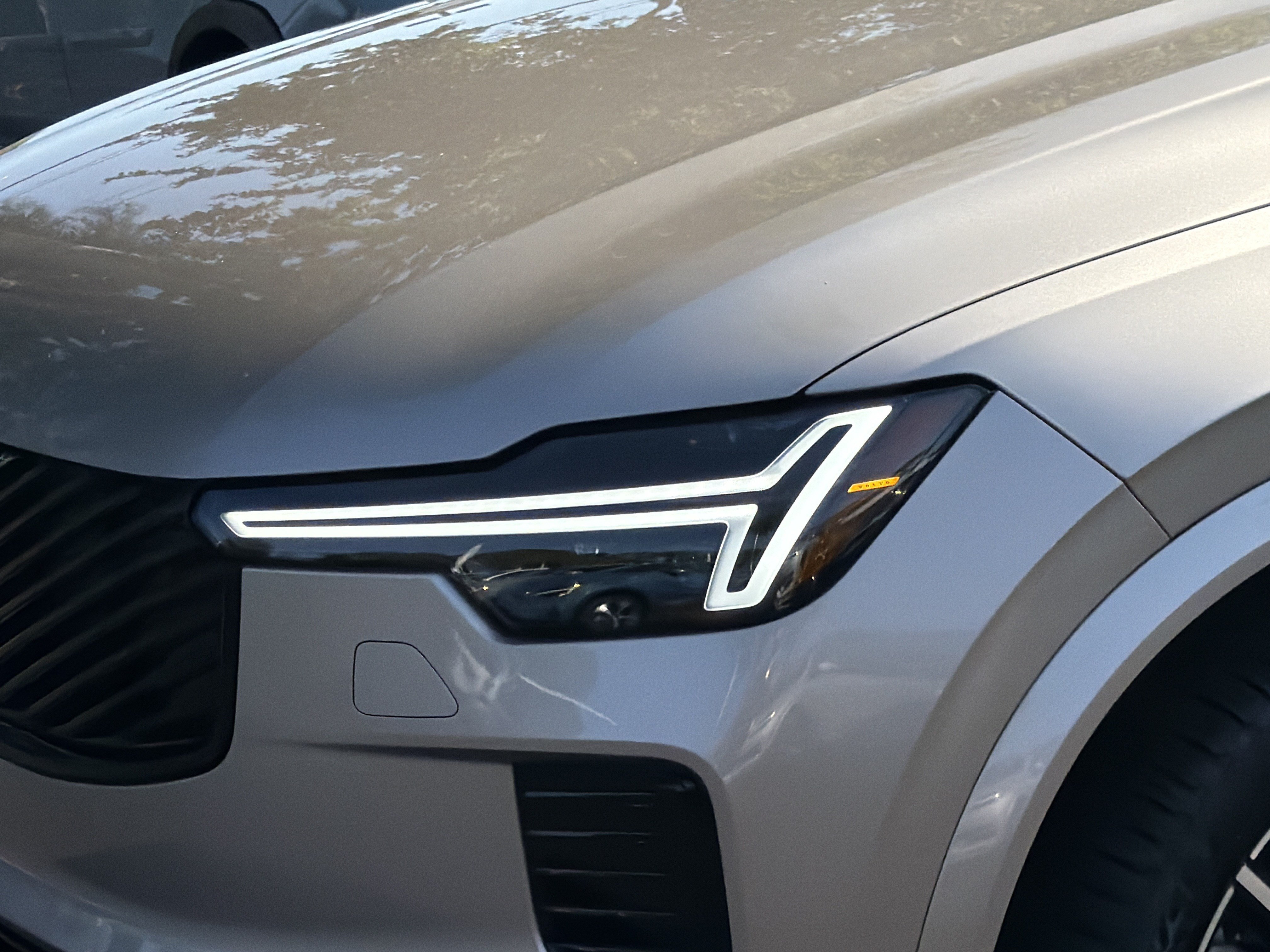 Certified 2026 Volvo XC90 B6 Ultra w/ Protection Package Premier AWD/4WD image 6