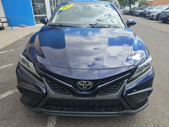 Used 2022 Toyota Camry SE FWD image 3