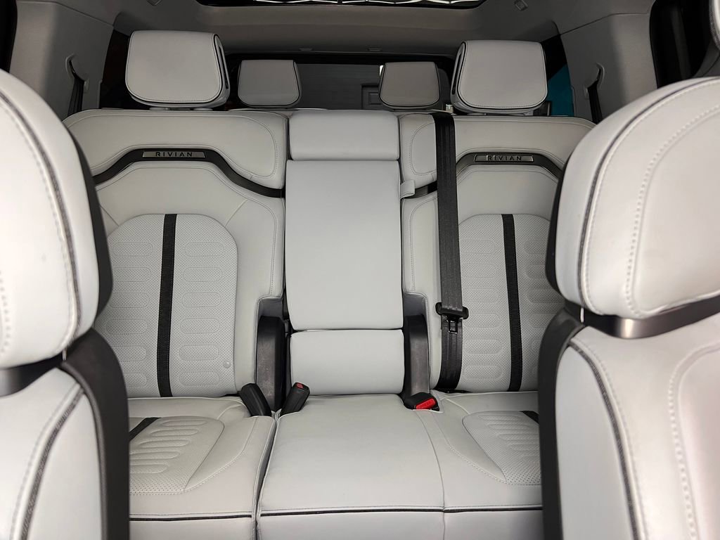 Used 2025 Rivian R1S Adventure AWD/4WD image 20