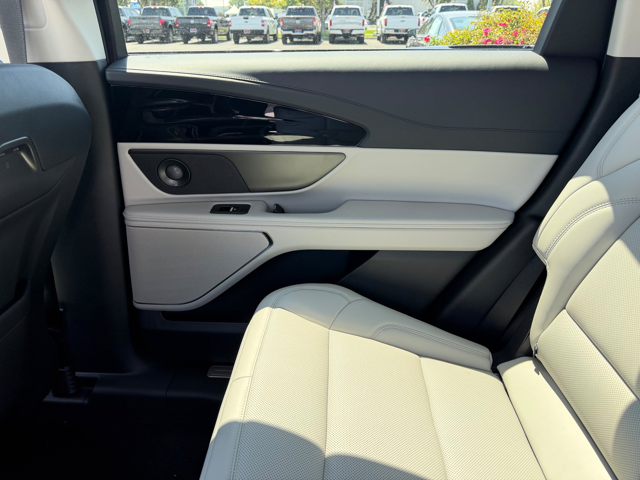 New 2026 Lincoln Nautilus Premier w/ Equipment Group 102A AWD/4WD image 19