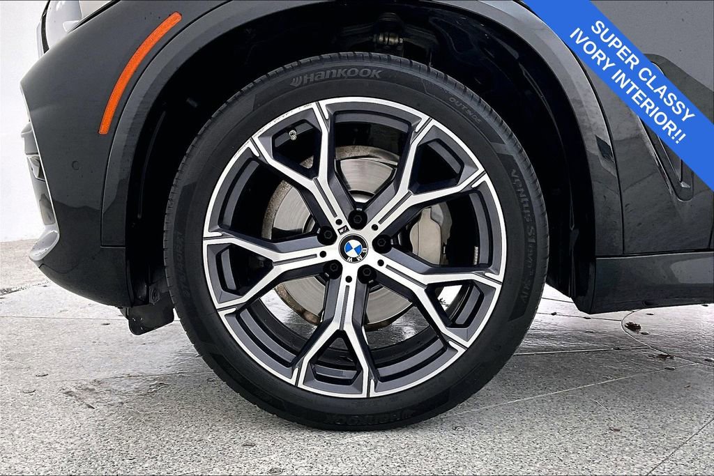 Used 2023 BMW X5 xDrive40i w/ M Sport Package image 11