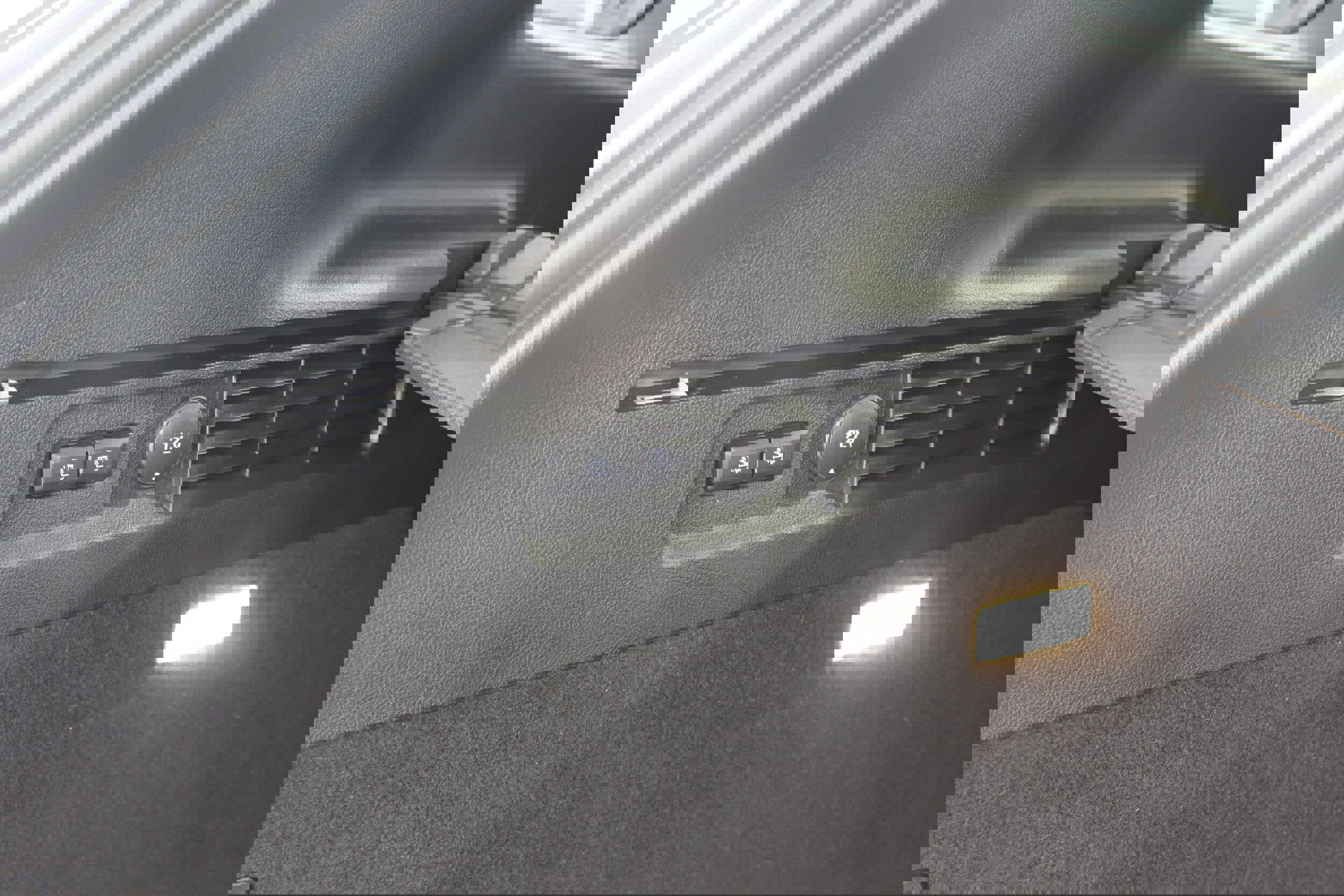 Used 2022 Lincoln Nautilus Reserve w/ Equipment Group 202A image 21